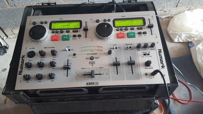 DJ   Full set of equipment 