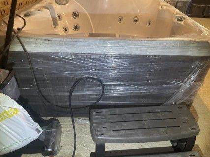 Jacuzzi J225 Hot tub free delivery 