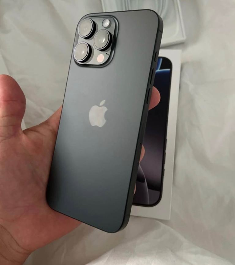iPhone 16 Pro Max 256GB Black unlocked