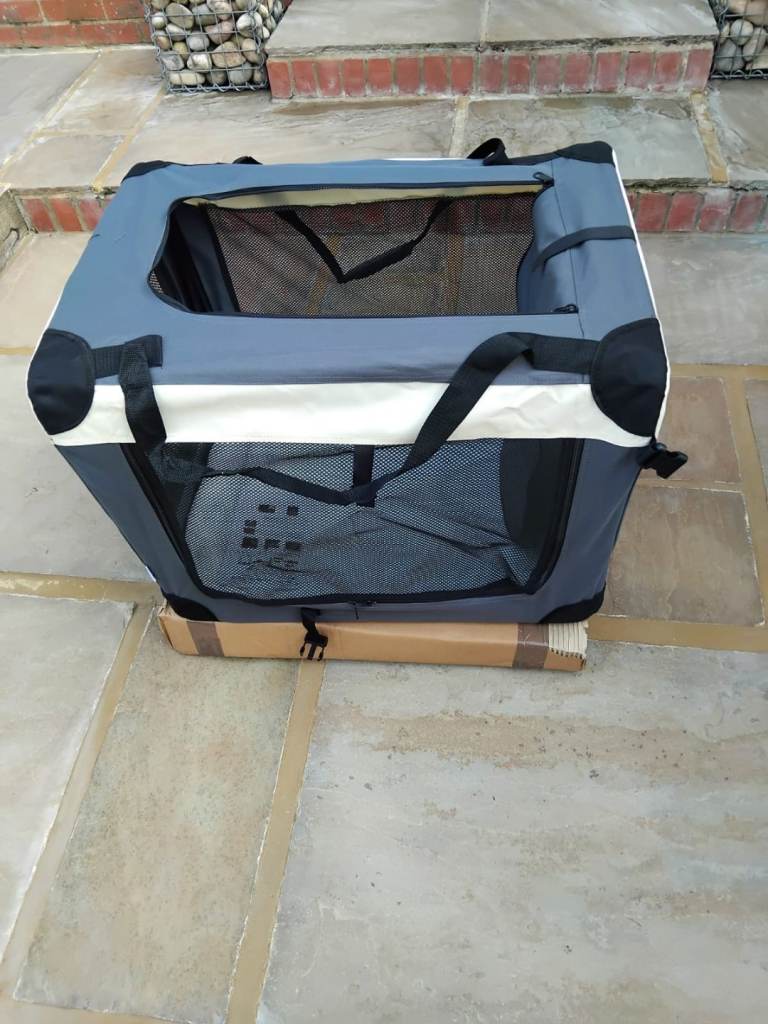 Pet carrier 