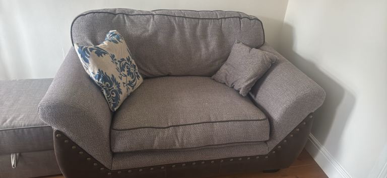2 seater sofa 