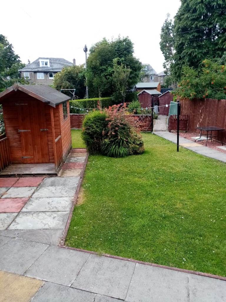 Two Bedroom spacious upper Flat - South Edinburgh EH13