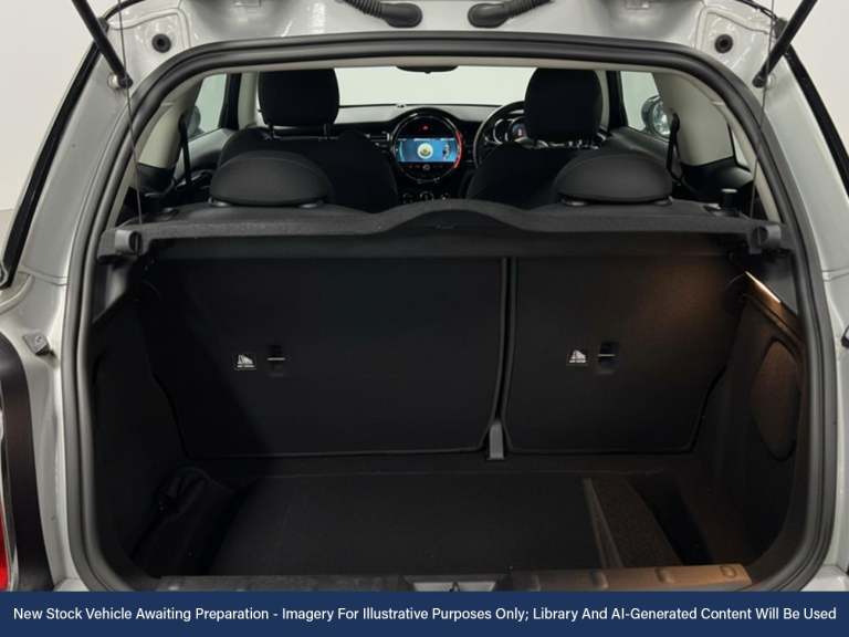 2022 MINI Electric Hatch Cooper SE 32.6kWh Level 1 Hatchback 3dr Electric Auto (184 ps) Hatchback...