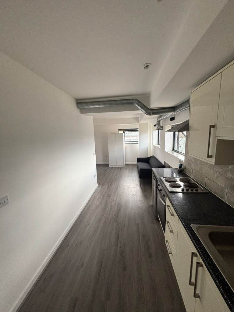 Spacious Studio flat to Rent in Walthamstow E17 **ALL BILLS INCLUDED**