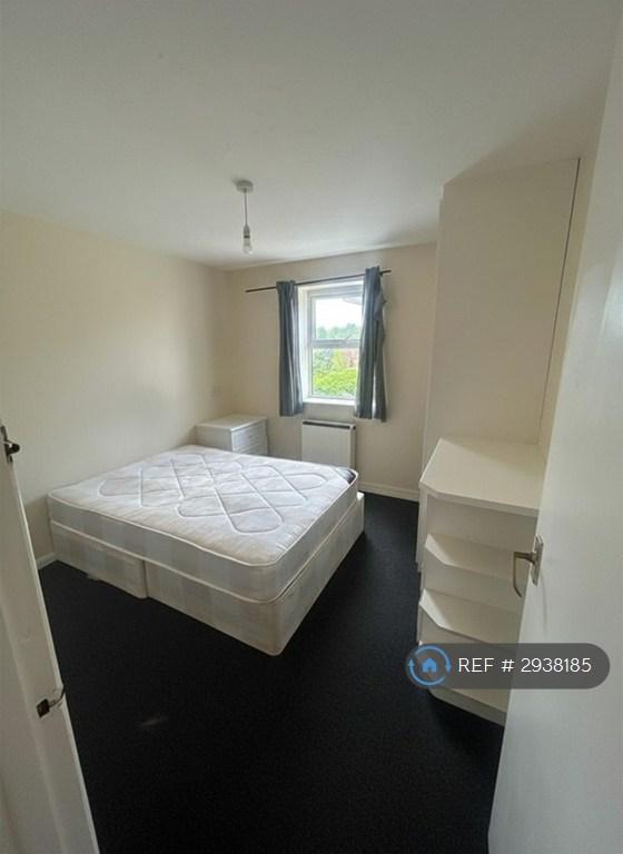 2 bedroom flat in Downings, Newham, E6 (2 bed) (#2938185)