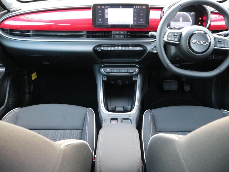 2025 Fiat 600 1.2 Hybrid 48V 136 5dr eDCT-6 HATCHBACK PETROL Automatic