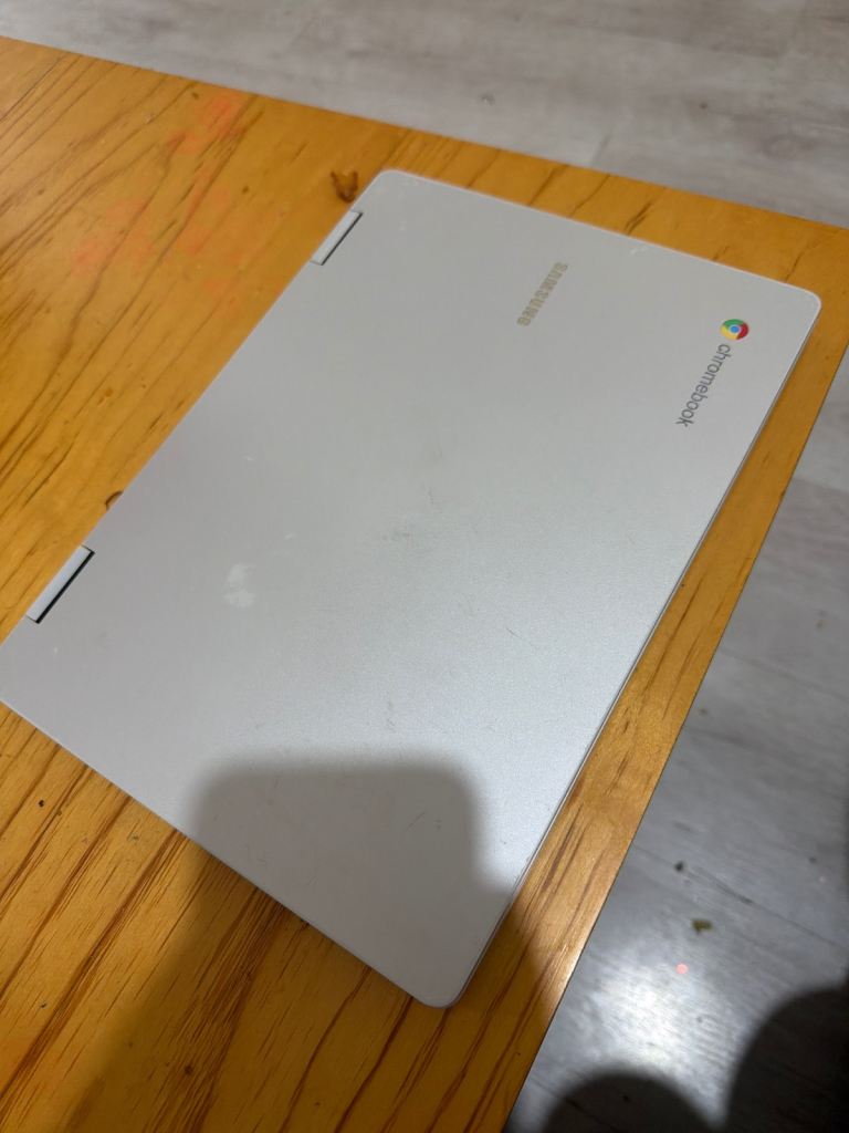 Samsung 2-in-1 Convertible Chromebook | Touchscreen | Fully Working