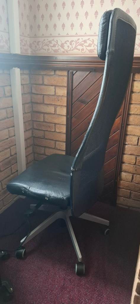 Free black office chair 