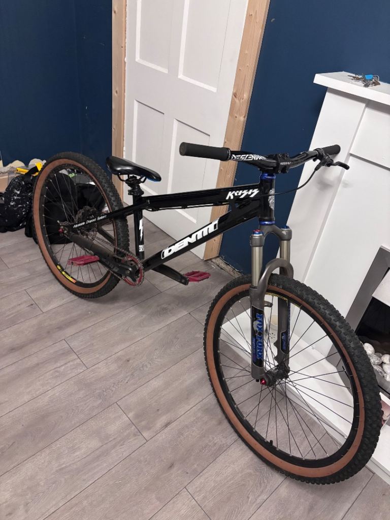 Custom Identiti Krisis Dj bike 