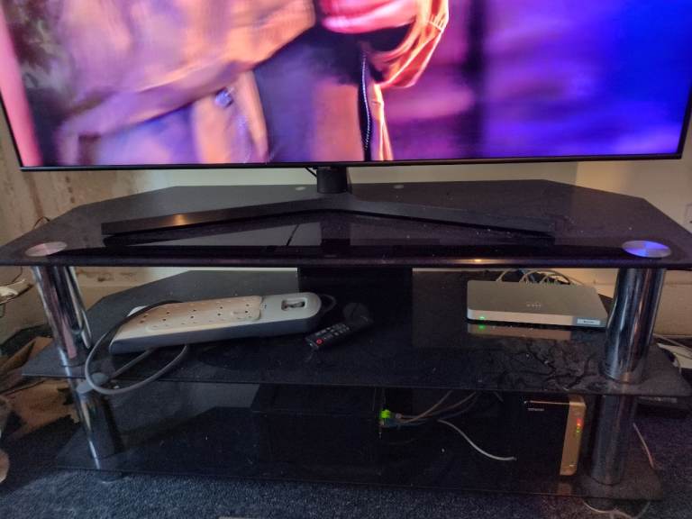 Glass TV Stand for Sale in Aberdeen | Gumtree