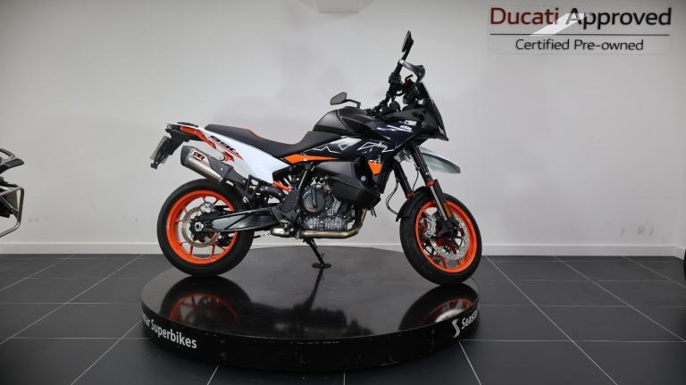 KTM 890 SMT - 2024 - 1300 MILES