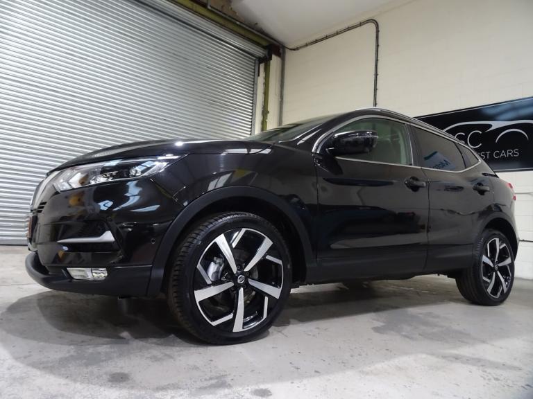2019 Nissan Qashqai 1.3 DiG-T Tekna 5dr **LOW MILEAGE*ONLY 37000 MILES FROM NEW** HATCHBACK Petro...