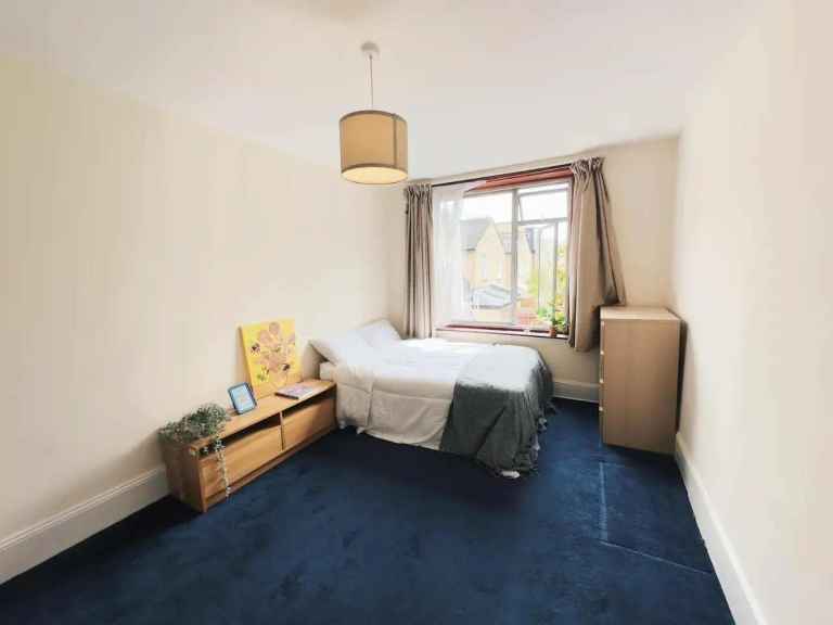 CLEAN DOUBLE ROOM IN CATFORD - ALL INCLUSIVE 🏠