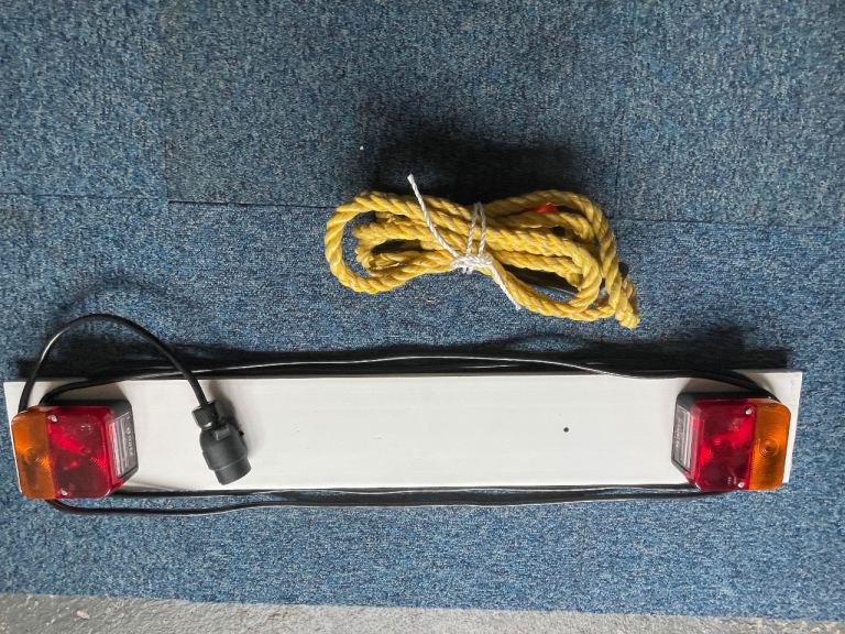 Trailer board and towrope