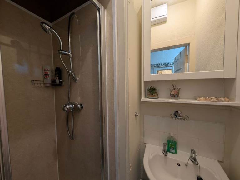 Charming 1-Bedroom City-Centre Flat – Available Now!