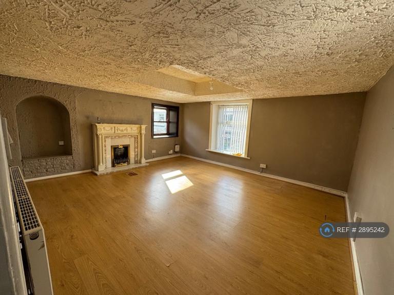 1 bedroom flat in Manchester Rd, Nelson, BB9 (1 bed) (#2895242)