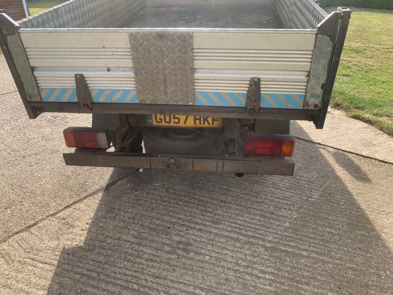 Toyota dyna pick-up tipper