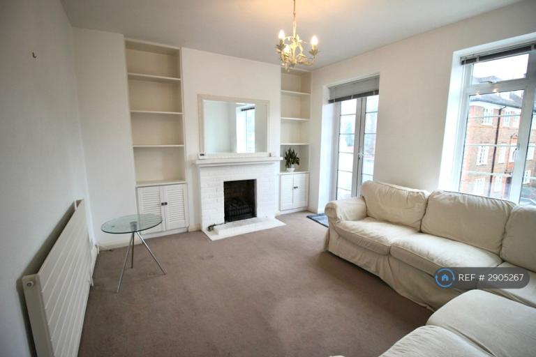 2 bedroom flat in Limes Gardens, London, SW18 (2 bed) (#2905267)