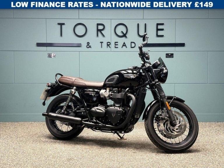 2018 18 TRIUMPH BONNEVILLE T120 BLACK 1200 - VANCE HINES - 1 OWNER - LOW MILES