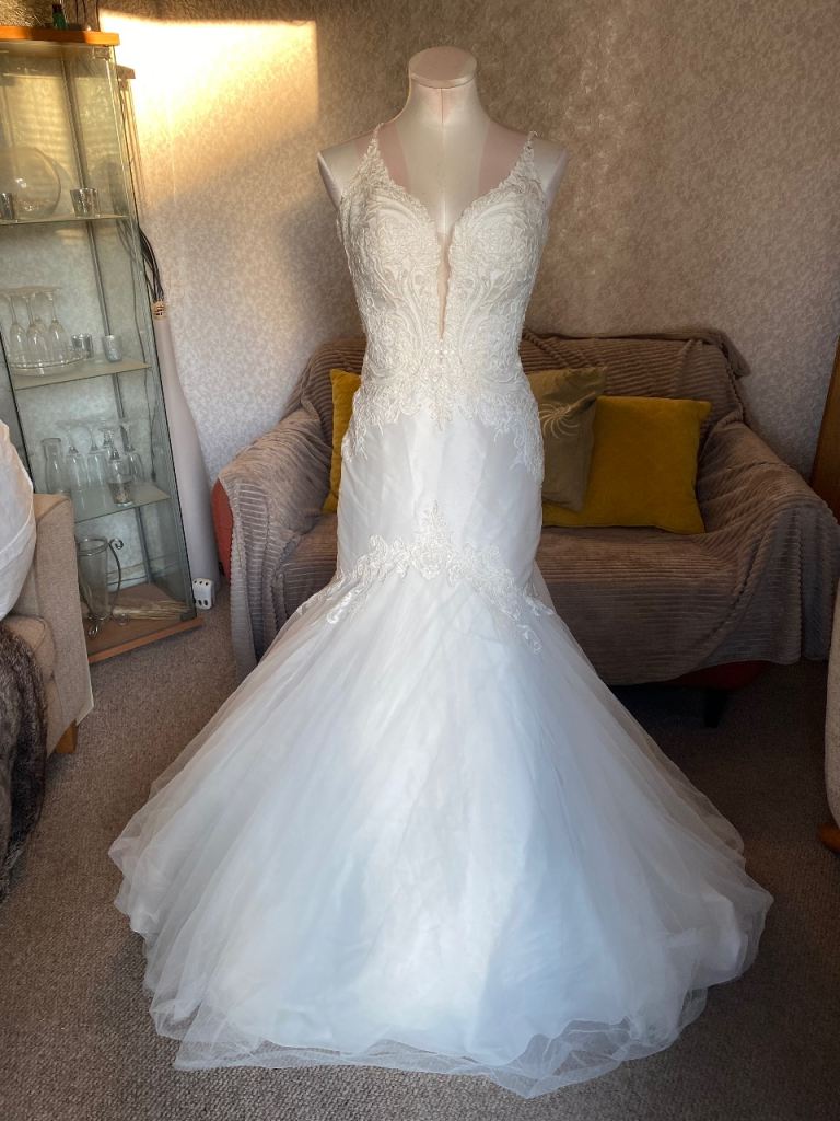 Stella York Wedding Dress Size 14 – Beautiful Condition