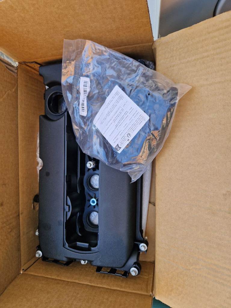 Brand new cam rocker cover +gasket various vauxhalls 