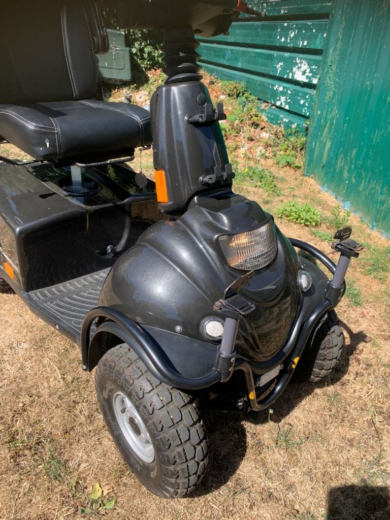 MINI CROSSER ALL-TERRAIN MOBILITY SCOOTER VERY LOW MILES
