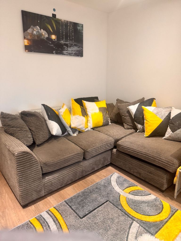 URGENT BUNDLE SALE – ALL £300 – RELOCATING