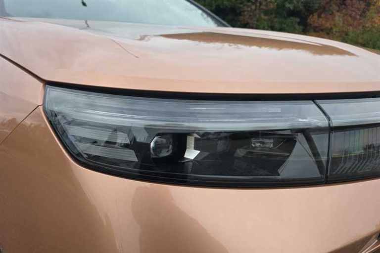 2025 Vauxhall Grandland 1.2 Hybrid [136] Ultimate 5dr e-DCT6 [Pan Roof] HATCHBACK PETROL Automatic