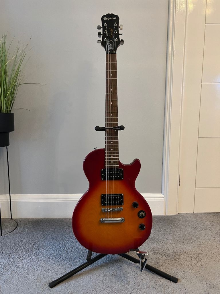 Epiphone Les Paul II Special Model with stand and capo