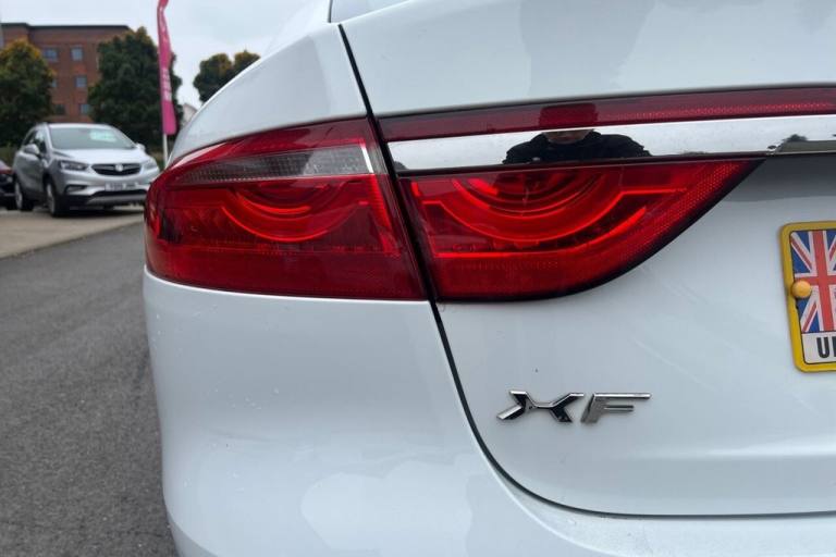 2018 Jaguar XF 2.0d Prestige Saloon 4dr Diesel Auto Euro 6 (s/s) (180 ps) Rear Parking Aid Saloon...