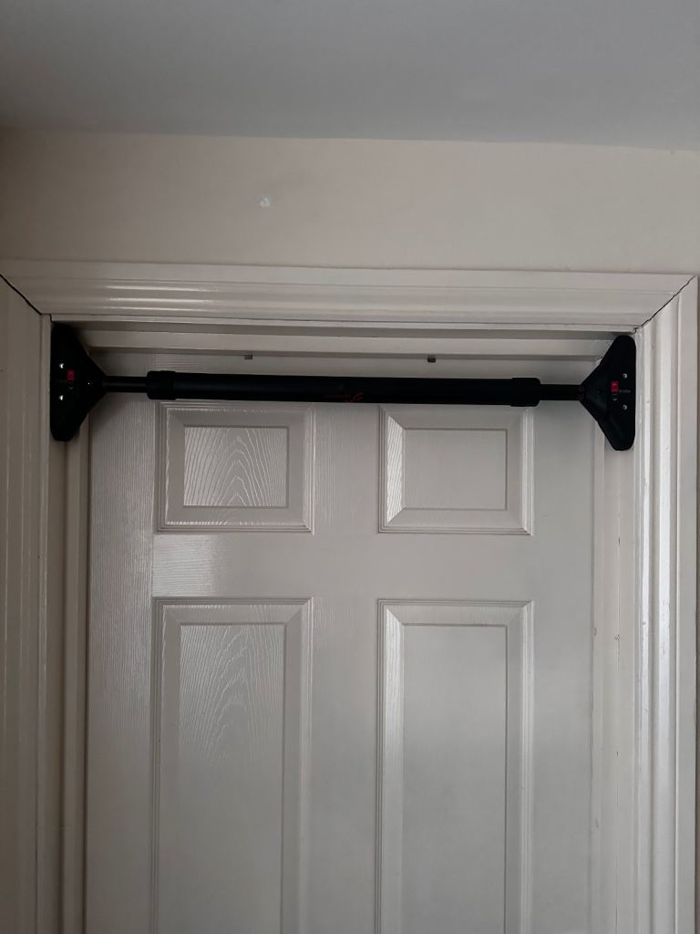 Door Frame Pull-Up Bar – Black, As Good As New