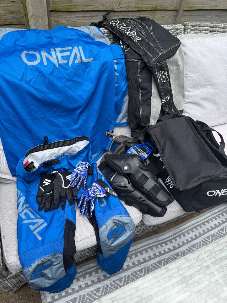 Motorcross clothing and protection 