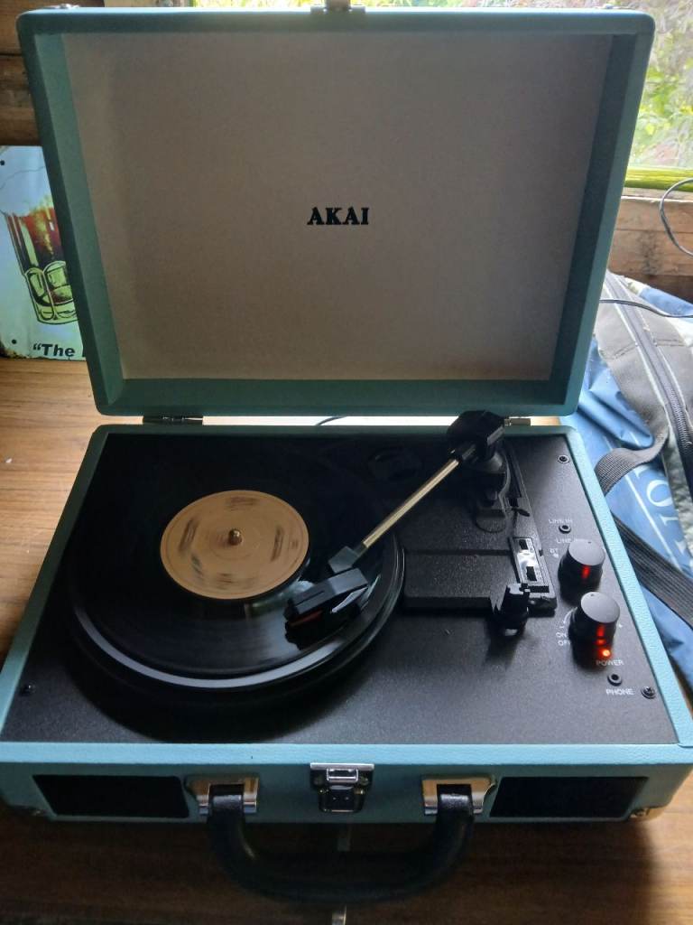 Akai portable turntable 