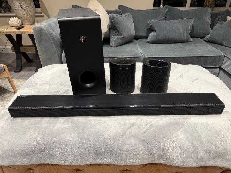Yamaha soundbar , sub and surrounds
