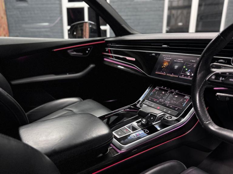 AUDI Q7 3.0 TFSI V6 55 Black Edition 2021