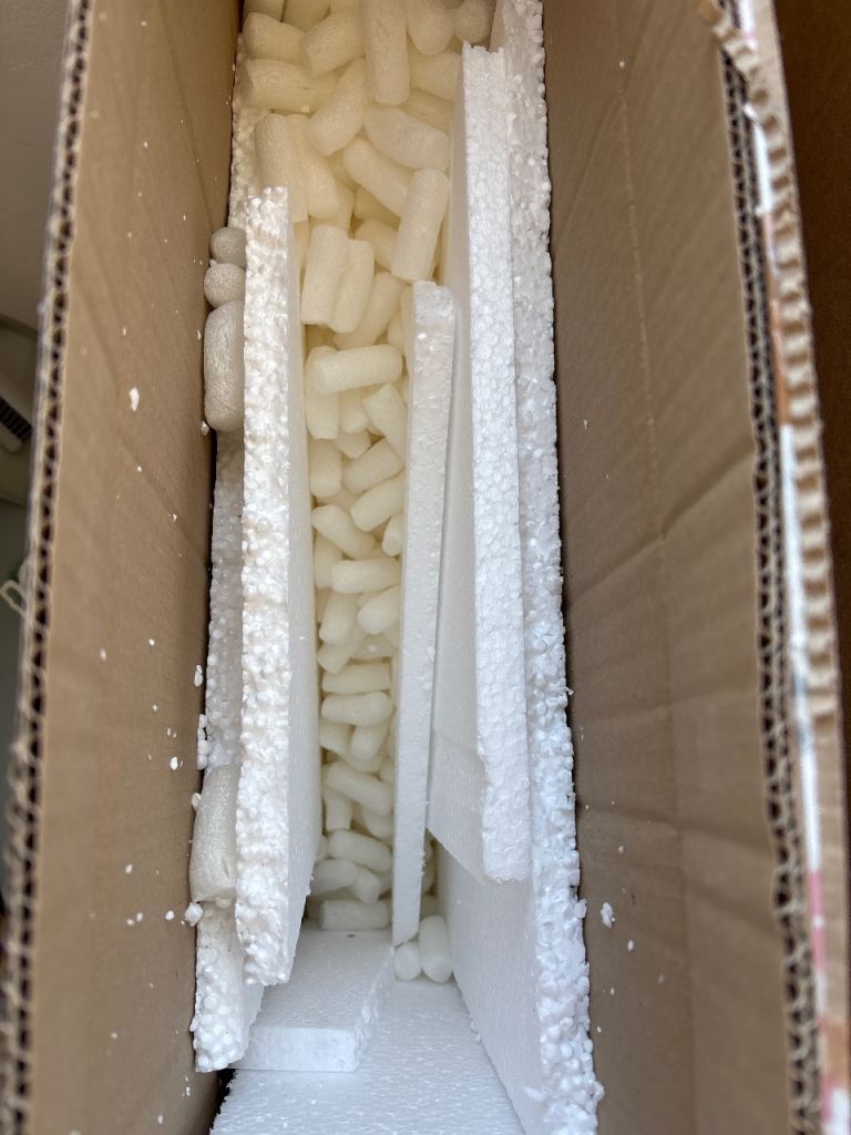 Free Packing materials (polystyrene, peanuts)