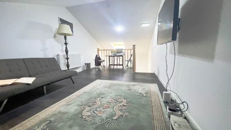 Work/live Unit | Creative Artist Studio | Private Office |  Warehouse Unit to rent  in Enfield EN3 