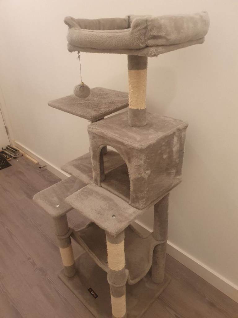 Cat tree 