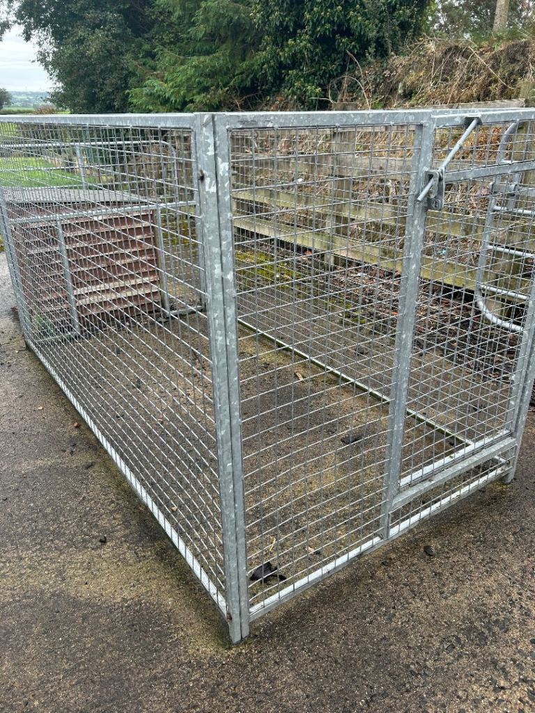 Galvanised Dog Pen