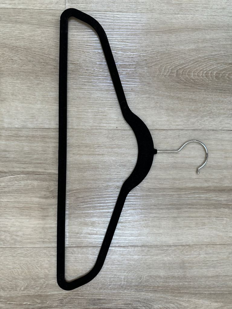Hangers velvet black good grip 