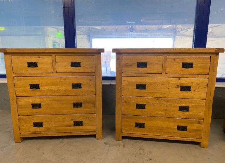 2 Oak Furniture Land Chest of Drawers & 2 Bedside Cabinets