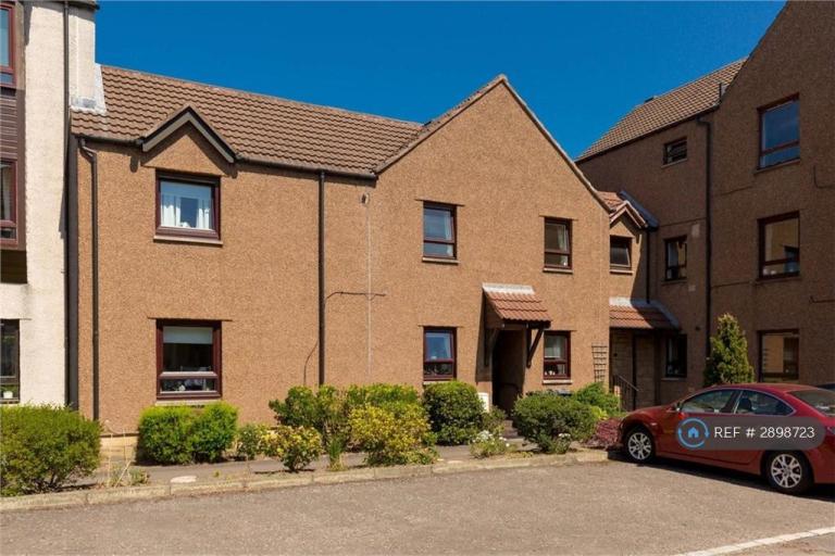2 bedroom flat in Corstorphine, Edinburgh, EH12 (2 bed) (#2898723)