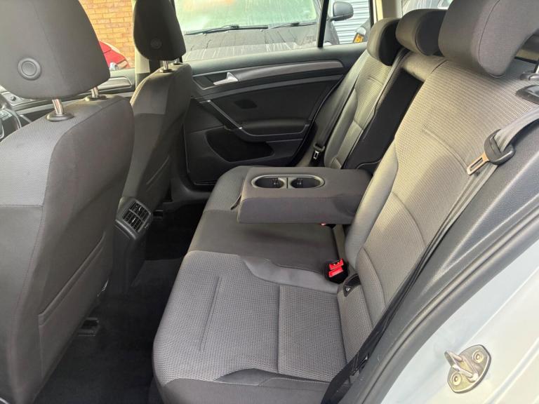 2018 Volkswagen Golf 1.6 TDI SE 5dr [Nav] ESTATE DIESEL Manual