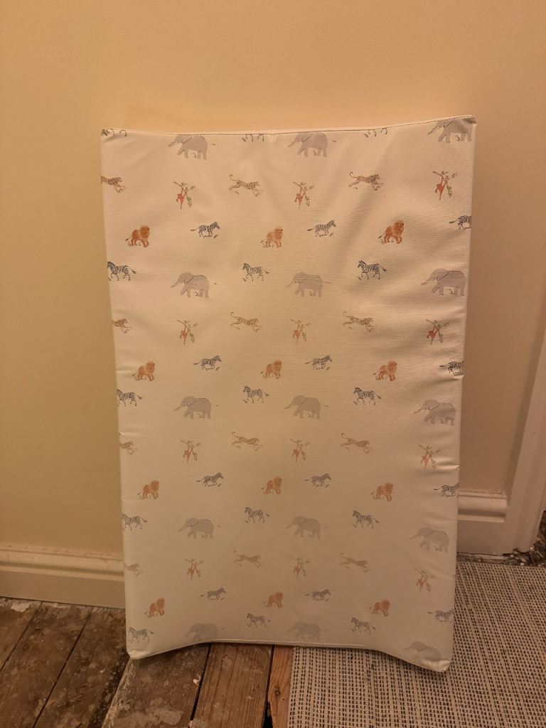 FREE Clair de Lune Jungle Dream Anti-Roll Wedge Baby Changing Mat 69 x 44cm