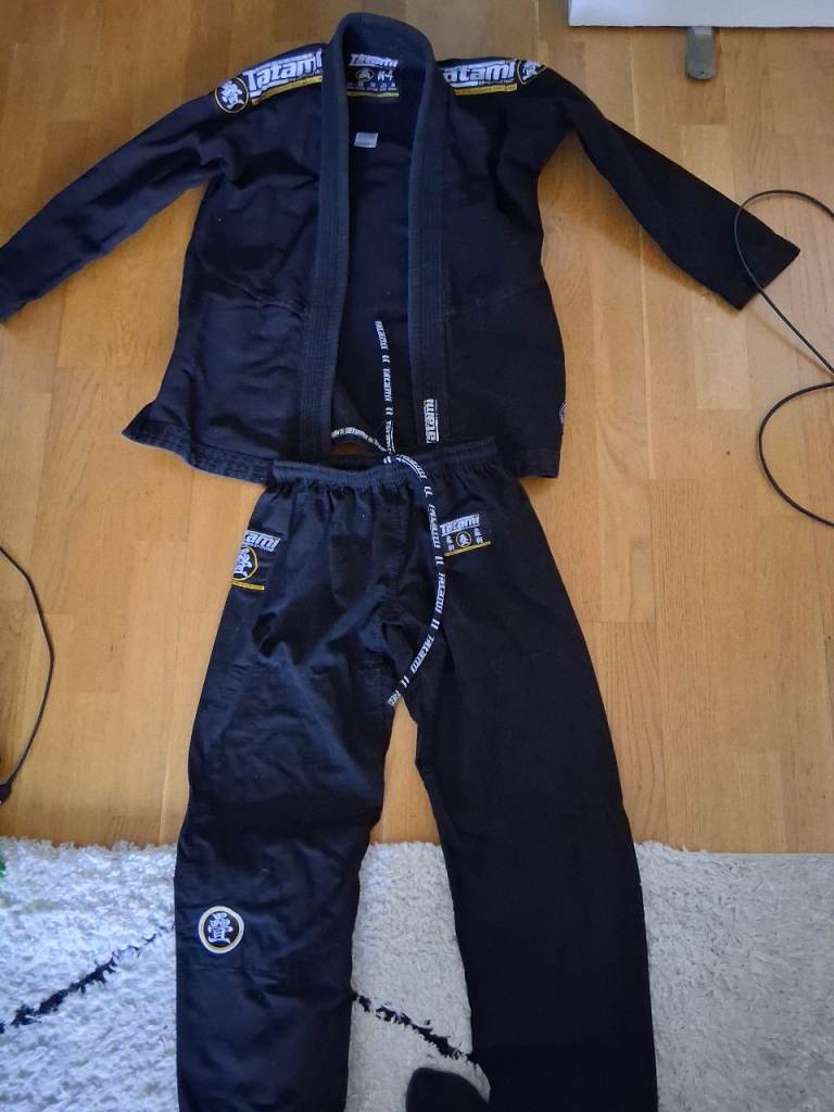 Tatami gee size M4, junior size, excellent condition