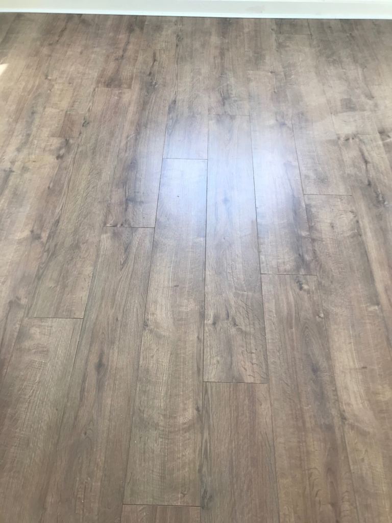  Laminate Flooring fitter 