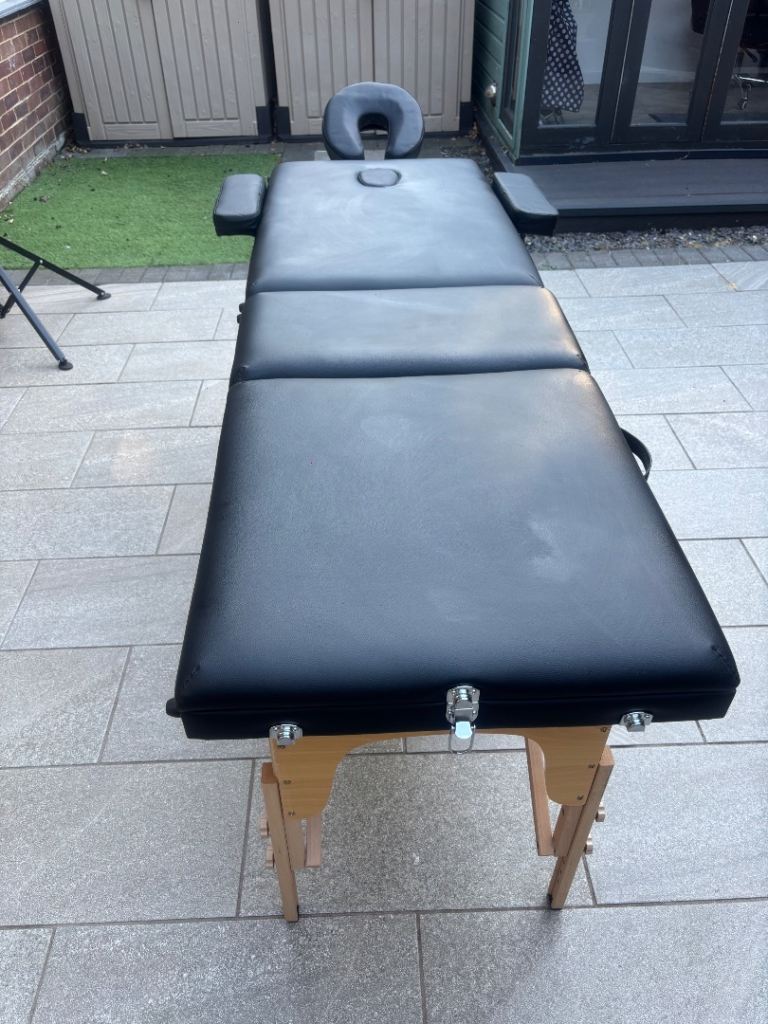 Portable Massage Table – Black, brand new in the box 