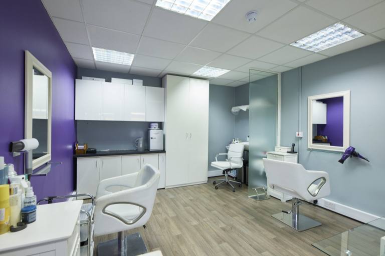 Gosport - PO13 0FQ \ Private Workshop Room in Basepoint Aerodrome Road