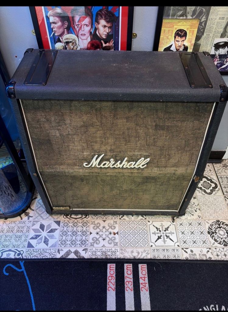 Marshall jcm800 cab with celestion 80 and celestion 65