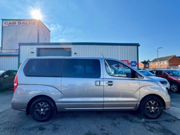 2013 Hyundai i800 2.5 CRDi Style MPV 5dr Diesel Auto Euro 5 (170 ps) MPV Diesel Automatic